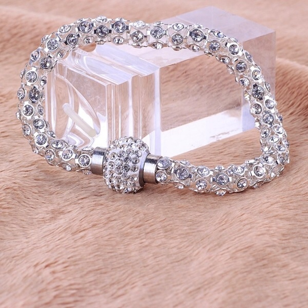 Bracelets with crystal stones